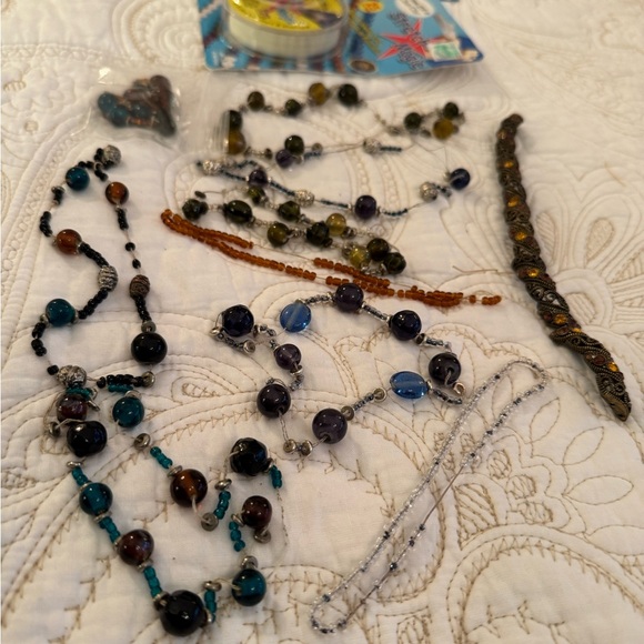 Craft Beads and Stretch Magic Cord for ten bracelets - Picture 6 of 10